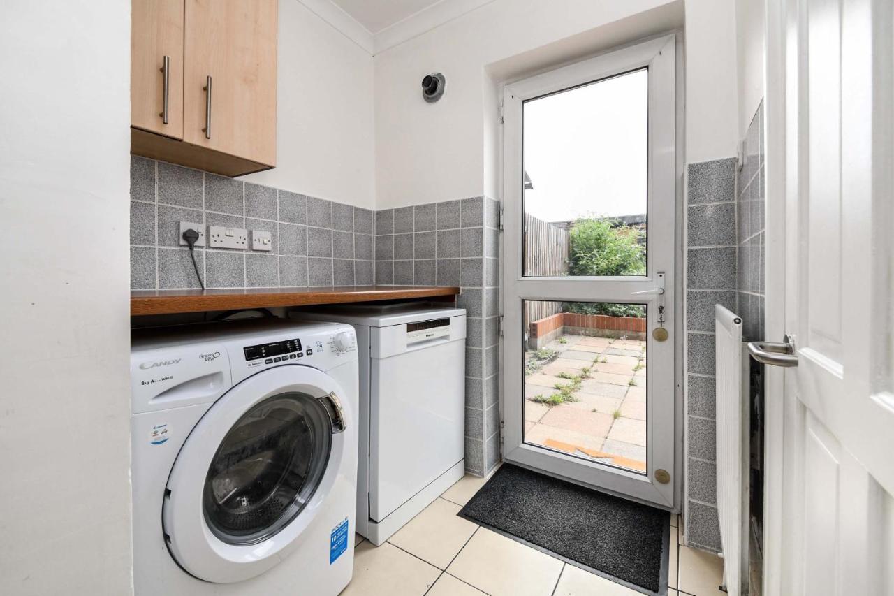 Vila The White Rose Crown, Free Parking & Wifi, 10Beds Colchester Exteriér fotografie