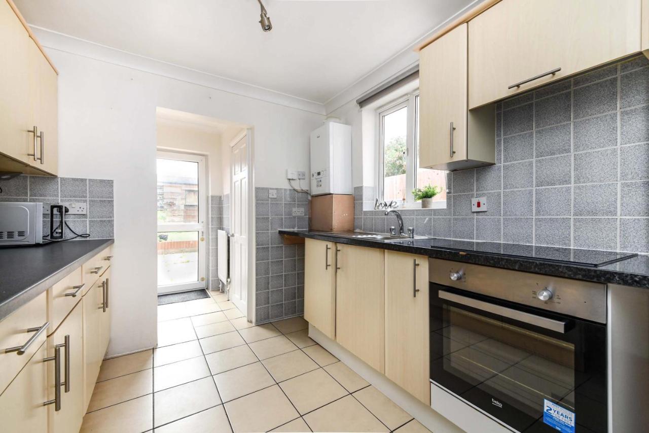 Vila The White Rose Crown, Free Parking & Wifi, 10Beds Colchester Exteriér fotografie