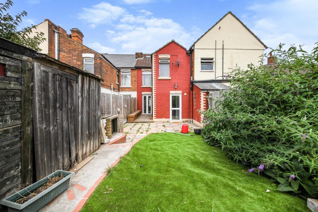 Vila The White Rose Crown, Free Parking & Wifi, 10Beds Colchester Exteriér fotografie
